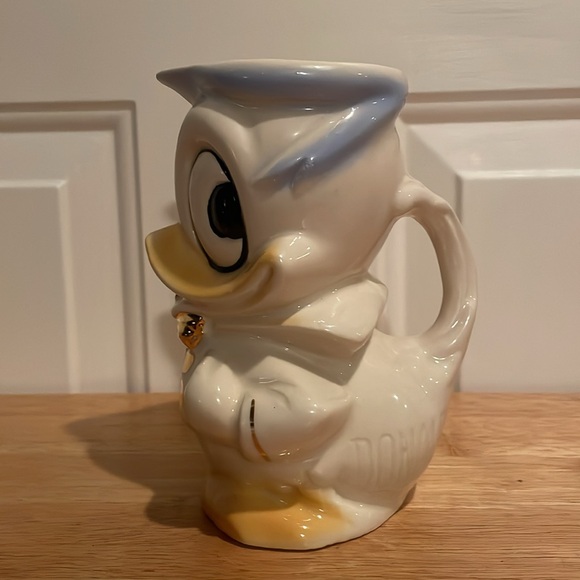 Disney’s Donald Duck Ceramic Pitcher-GUC - Picture 3 of 17